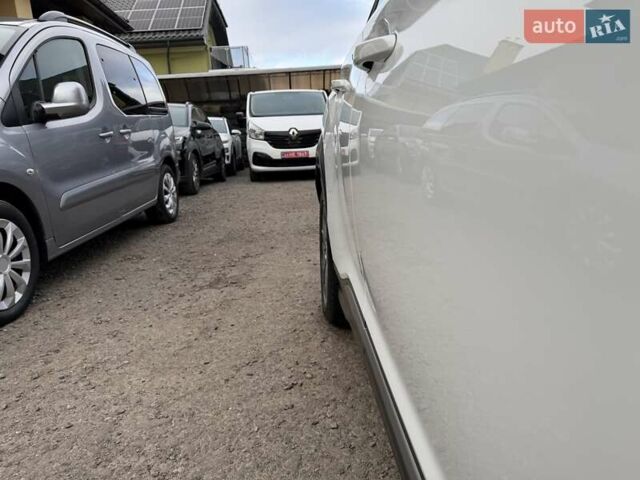 Білий Хендай Kona Electric, об'ємом двигуна 0 л та пробігом 64 тис. км за 14950 $, фото 32 на Automoto.ua