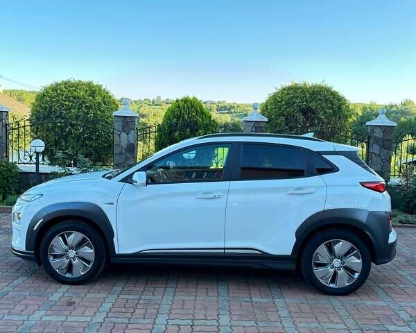 Білий Хендай Kona Electric, об'ємом двигуна 0 л та пробігом 87 тис. км за 17782 $, фото 11 на Automoto.ua