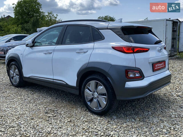 Білий Хендай Kona Electric, об'ємом двигуна 0 л та пробігом 115 тис. км за 18700 $, фото 16 на Automoto.ua