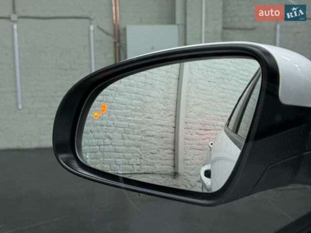 Белый Хендай Kona Electric, объемом двигателя 0 л и пробегом 92 тыс. км за 18983 $, фото 8 на Automoto.ua