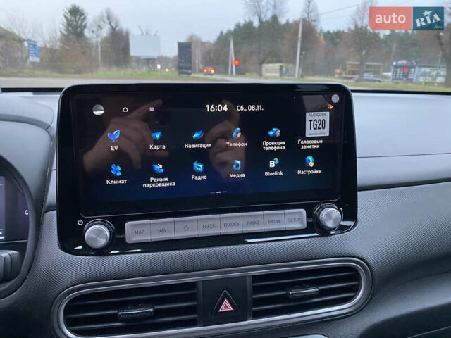 Белый Хендай Kona Electric, объемом двигателя 0 л и пробегом 166 тыс. км за 16900 $, фото 27 на Automoto.ua