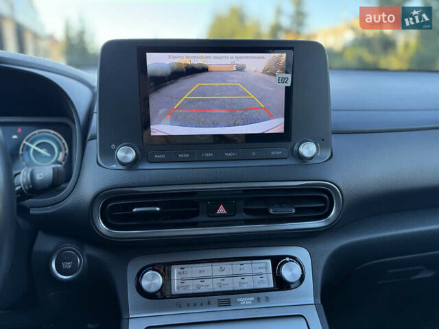 Белый Хендай Kona Electric, объемом двигателя 0 л и пробегом 80 тыс. км за 16900 $, фото 29 на Automoto.ua