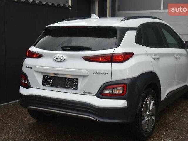 Білий Хендай Kona Electric, об'ємом двигуна 0 л та пробігом 15 тис. км за 15950 $, фото 4 на Automoto.ua
