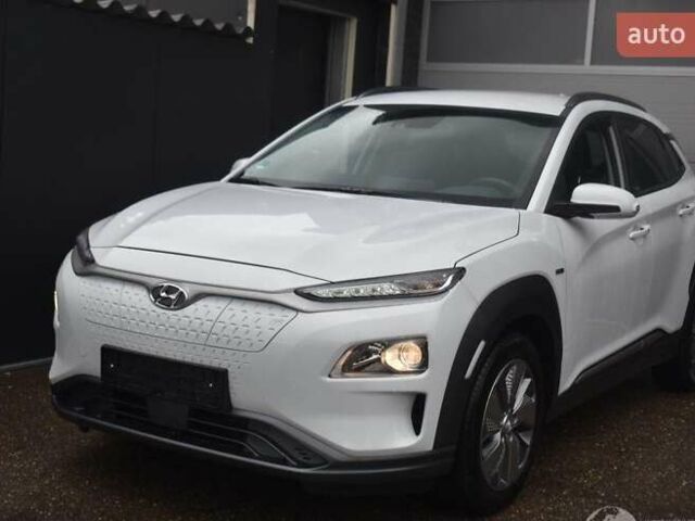 Білий Хендай Kona Electric, об'ємом двигуна 0 л та пробігом 15 тис. км за 15950 $, фото 7 на Automoto.ua