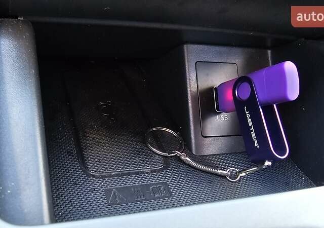 Белый Хендай Kona Electric, объемом двигателя 0 л и пробегом 44 тыс. км за 17450 $, фото 9 на Automoto.ua