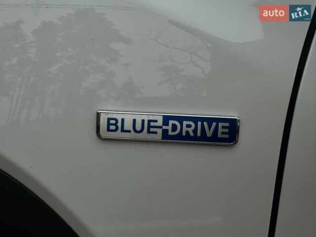 Белый Хендай Kona Electric, объемом двигателя 0 л и пробегом 59 тыс. км за 16900 $, фото 31 на Automoto.ua