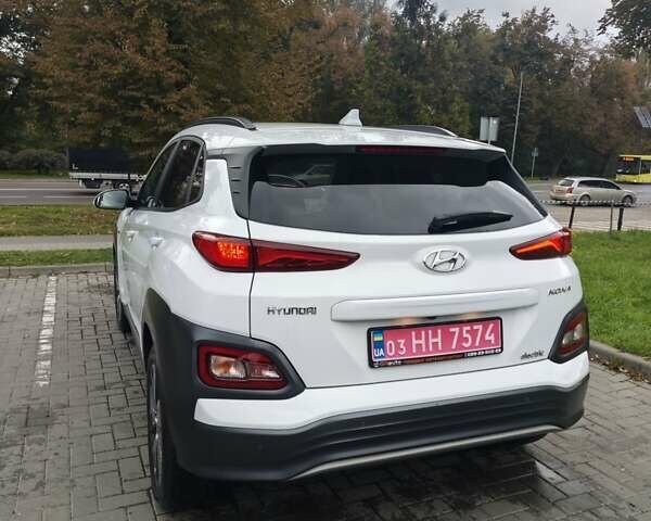Білий Хендай Kona Electric, об'ємом двигуна 0 л та пробігом 78 тис. км за 17900 $, фото 11 на Automoto.ua