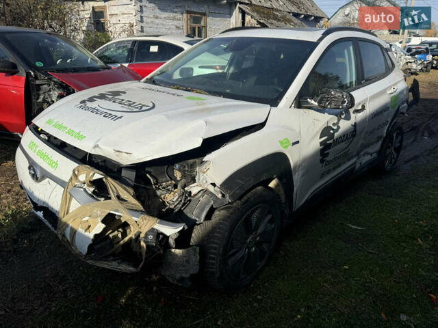 Белый Хендай Kona Electric, объемом двигателя 0 л и пробегом 50 тыс. км за 10599 $, фото 2 на Automoto.ua