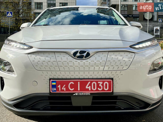 Белый Хендай Kona Electric, объемом двигателя 0 л и пробегом 115 тыс. км за 16900 $, фото 5 на Automoto.ua