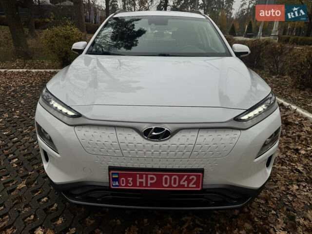 Білий Хендай Kona Electric, об'ємом двигуна 0 л та пробігом 59 тис. км за 17499 $, фото 46 на Automoto.ua