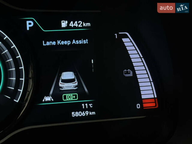 Белый Хендай Kona Electric, объемом двигателя 0 л и пробегом 59 тыс. км за 16900 $, фото 57 на Automoto.ua