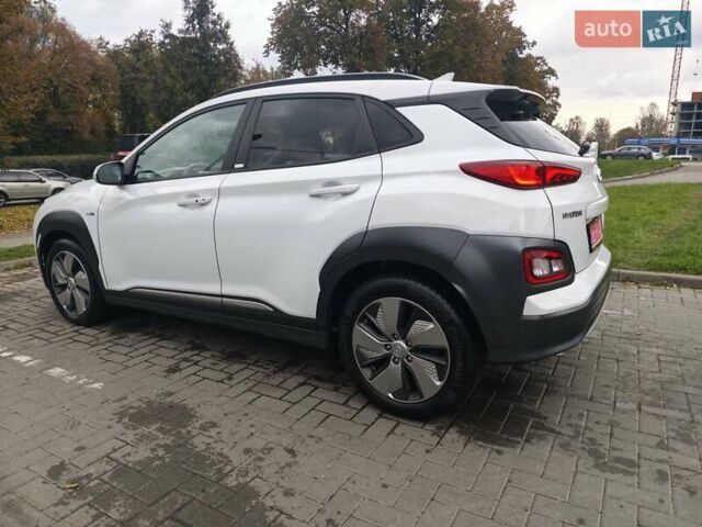 Білий Хендай Kona Electric, об'ємом двигуна 0 л та пробігом 78 тис. км за 17900 $, фото 17 на Automoto.ua
