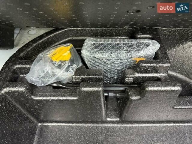 Белый Хендай Kona Electric, объемом двигателя 0 л и пробегом 92 тыс. км за 18983 $, фото 37 на Automoto.ua