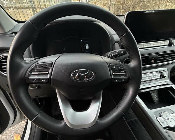 Білий Хендай Kona Electric, об'ємом двигуна 0 л та пробігом 59 тис. км за 15870 $, фото 9 на Automoto.ua