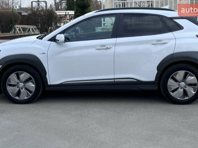 Білий Хендай Kona Electric, об'ємом двигуна 0 л та пробігом 109 тис. км за 15950 $, фото 15 на Automoto.ua