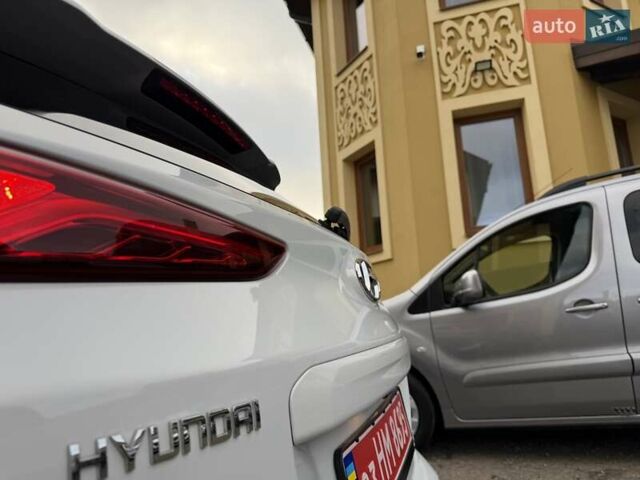 Білий Хендай Kona Electric, об'ємом двигуна 0 л та пробігом 64 тис. км за 14950 $, фото 36 на Automoto.ua
