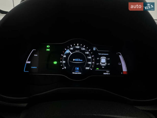 Белый Хендай Kona Electric, объемом двигателя 0 л и пробегом 59 тыс. км за 16900 $, фото 59 на Automoto.ua