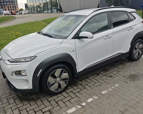 Білий Хендай Kona Electric, об'ємом двигуна 0 л та пробігом 78 тис. км за 17900 $, фото 18 на Automoto.ua