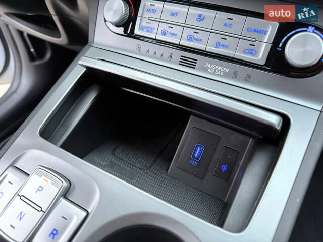 Белый Хендай Kona Electric, объемом двигателя 0 л и пробегом 96 тыс. км за 19500 $, фото 49 на Automoto.ua