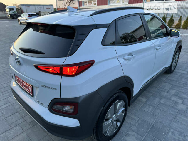 Белый Хендай Kona Electric, объемом двигателя 0 л и пробегом 27 тыс. км за 17200 $, фото 29 на Automoto.ua