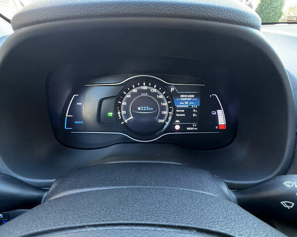 Белый Хендай Kona Electric, объемом двигателя 0 л и пробегом 88 тыс. км за 17900 $, фото 23 на Automoto.ua