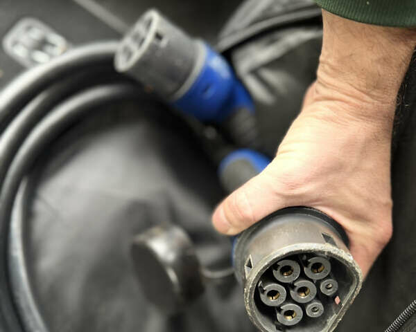 Белый Хендай Kona Electric, объемом двигателя 0 л и пробегом 103 тыс. км за 17999 $, фото 61 на Automoto.ua