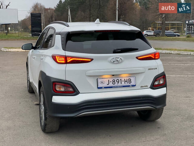 Белый Хендай Kona Electric, объемом двигателя 0 л и пробегом 166 тыс. км за 16900 $, фото 32 на Automoto.ua