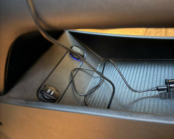 Белый Хендай Kona Electric, объемом двигателя 0 л и пробегом 47 тыс. км за 16100 $, фото 12 на Automoto.ua