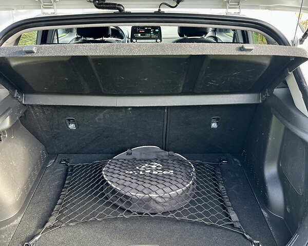 Белый Хендай Kona Electric, объемом двигателя 0 л и пробегом 115 тыс. км за 16900 $, фото 53 на Automoto.ua