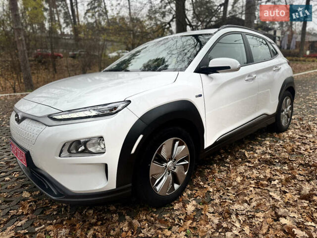 Білий Хендай Kona Electric, об'ємом двигуна 0 л та пробігом 59 тис. км за 17499 $, фото 47 на Automoto.ua