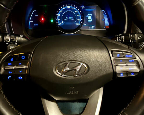 Белый Хендай Kona Electric, объемом двигателя 0 л и пробегом 115 тыс. км за 16900 $, фото 64 на Automoto.ua