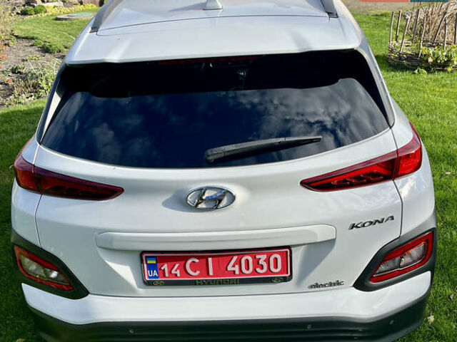 Белый Хендай Kona Electric, объемом двигателя 0 л и пробегом 115 тыс. км за 16900 $, фото 46 на Automoto.ua