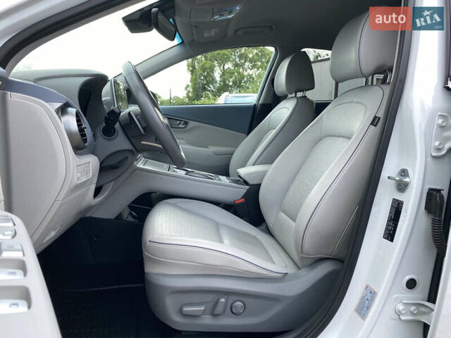 Білий Хендай Kona Electric, об'ємом двигуна 0 л та пробігом 115 тис. км за 18700 $, фото 34 на Automoto.ua