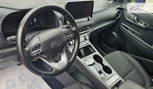 Белый Хендай Kona Electric, объемом двигателя 0 л и пробегом 50 тыс. км за 21500 $, фото 9 на Automoto.ua