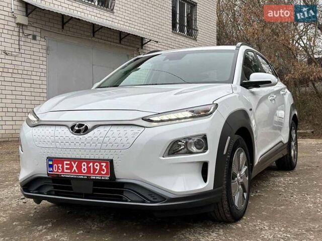Білий Хендай Kona Electric, об'ємом двигуна 0 л та пробігом 102 тис. км за 15700 $, фото 6 на Automoto.ua