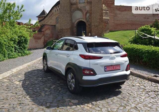 Белый Хендай Kona Electric, объемом двигателя 0 л и пробегом 20 тыс. км за 17400 $, фото 16 на Automoto.ua