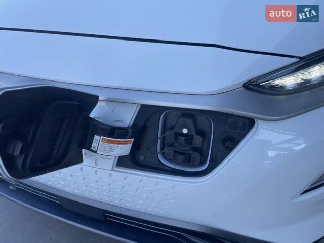Білий Хендай Kona Electric, об'ємом двигуна 0 л та пробігом 13 тис. км за 8600 $, фото 28 на Automoto.ua