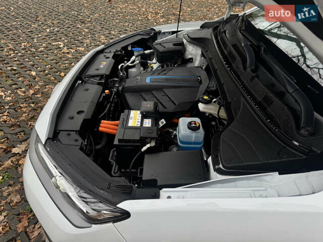 Білий Хендай Kona Electric, об'ємом двигуна 0 л та пробігом 59 тис. км за 17499 $, фото 49 на Automoto.ua