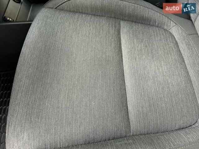 Білий Хендай Kona Electric, об'ємом двигуна 0 л та пробігом 64 тис. км за 14950 $, фото 87 на Automoto.ua