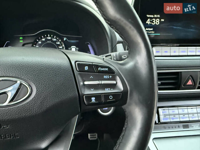 Белый Хендай Kona Electric, объемом двигателя 0 л и пробегом 96 тыс. км за 19500 $, фото 59 на Automoto.ua