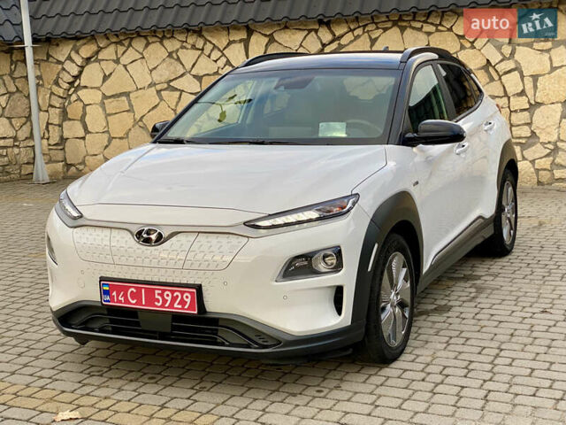 Білий Хендай Kona Electric, об'ємом двигуна 0 л та пробігом 68 тис. км за 19699 $, фото 3 на Automoto.ua