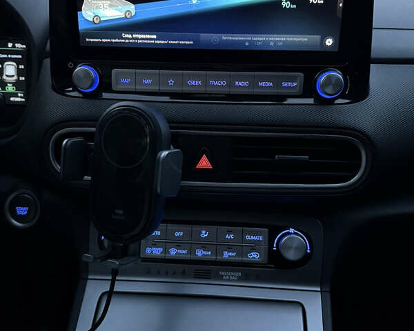 Белый Хендай Kona Electric, объемом двигателя 0 л и пробегом 47 тыс. км за 16100 $, фото 17 на Automoto.ua