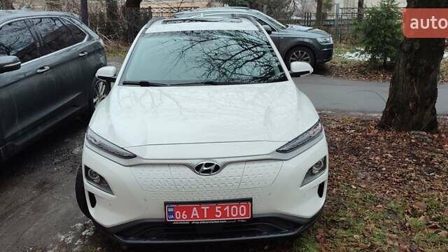 Білий Хендай Kona Electric, об'ємом двигуна 0 л та пробігом 59 тис. км за 23500 $, фото 6 на Automoto.ua