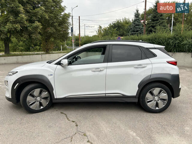 Білий Хендай Kona Electric, об'ємом двигуна 0 л та пробігом 56 тис. км за 14900 $, фото 8 на Automoto.ua