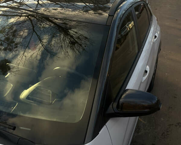 Білий Хендай Kona Electric, об'ємом двигуна 0 л та пробігом 125 тис. км за 17800 $, фото 13 на Automoto.ua