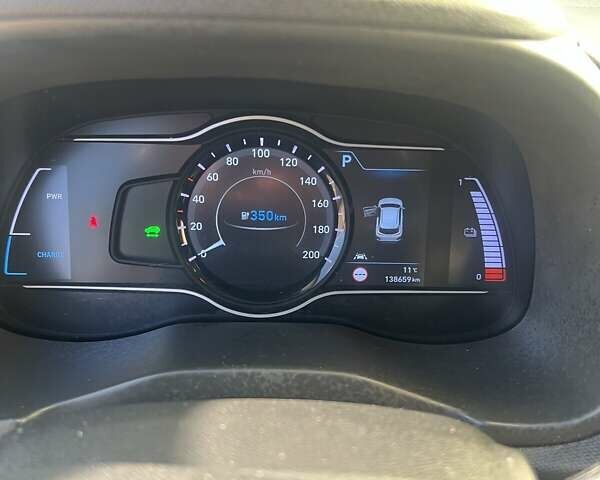 Белый Хендай Kona Electric, объемом двигателя 0 л и пробегом 139 тыс. км за 17000 $, фото 11 на Automoto.ua