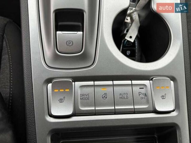 Білий Хендай Kona Electric, об'ємом двигуна 0 л та пробігом 102 тис. км за 15700 $, фото 17 на Automoto.ua