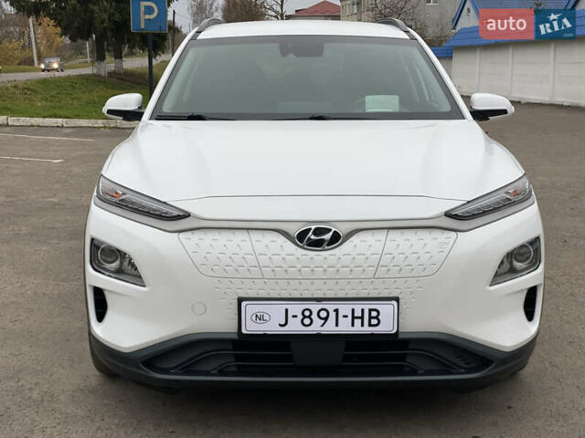 Белый Хендай Kona Electric, объемом двигателя 0 л и пробегом 166 тыс. км за 16900 $, фото 11 на Automoto.ua