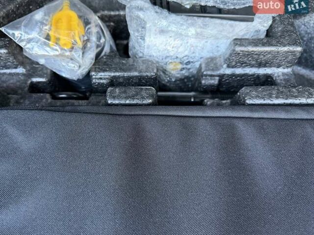 Білий Хендай Kona Electric, об'ємом двигуна 0 л та пробігом 64 тис. км за 14950 $, фото 123 на Automoto.ua