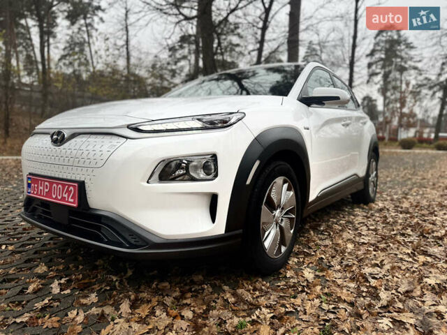 Белый Хендай Kona Electric, объемом двигателя 0 л и пробегом 59 тыс. км за 16900 $, фото 10 на Automoto.ua